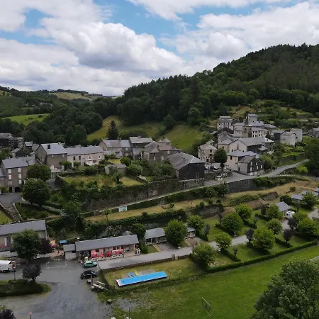 Camping Le Jardin - Chalets, Et Emplacements Nus Pour Des Nature Le Long De La Riviere Le Gijou Lacaze