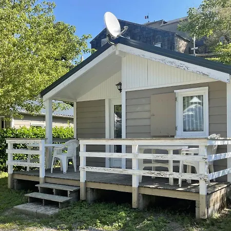 Le Jardin - Chalets, Et Emplacements Nus Pour Des Nature Le Long De La Riviere Le Gijou *